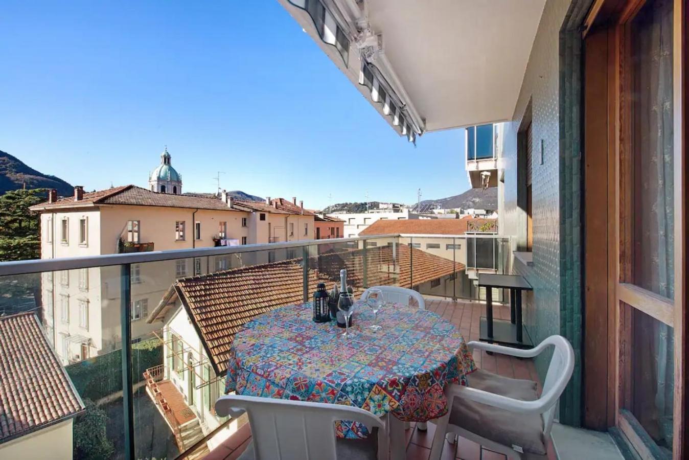 Appartamento House Of Roses Con Vista Duomo 코모 외부 사진